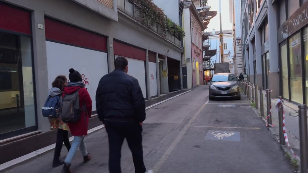 Stiamo lavorando per voi (Ci scusiamo per il disagio) - Claudio Larena