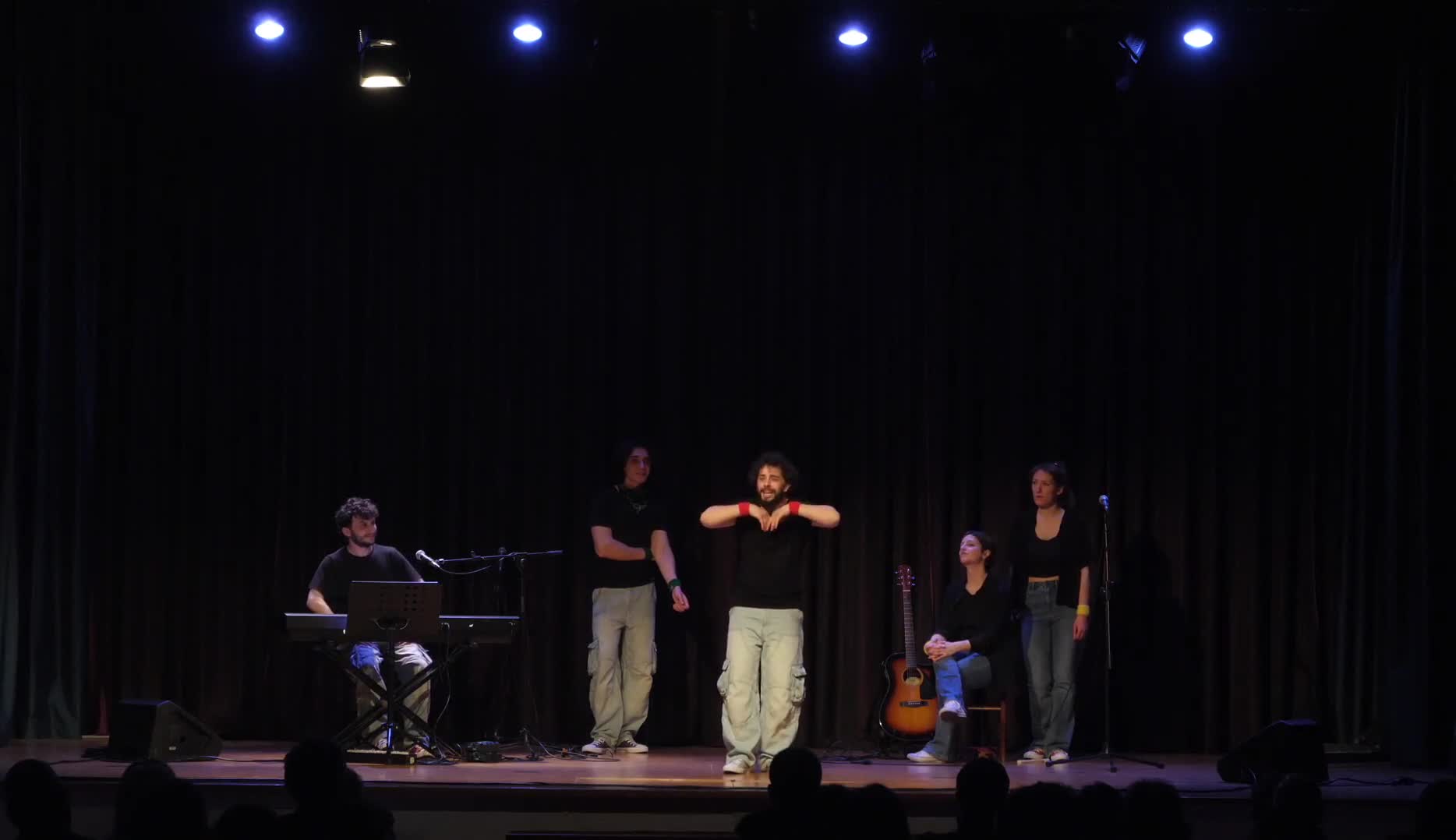 QUALCOSA DI GRANDE -  la compilation dei millennials - Maestrale teatro