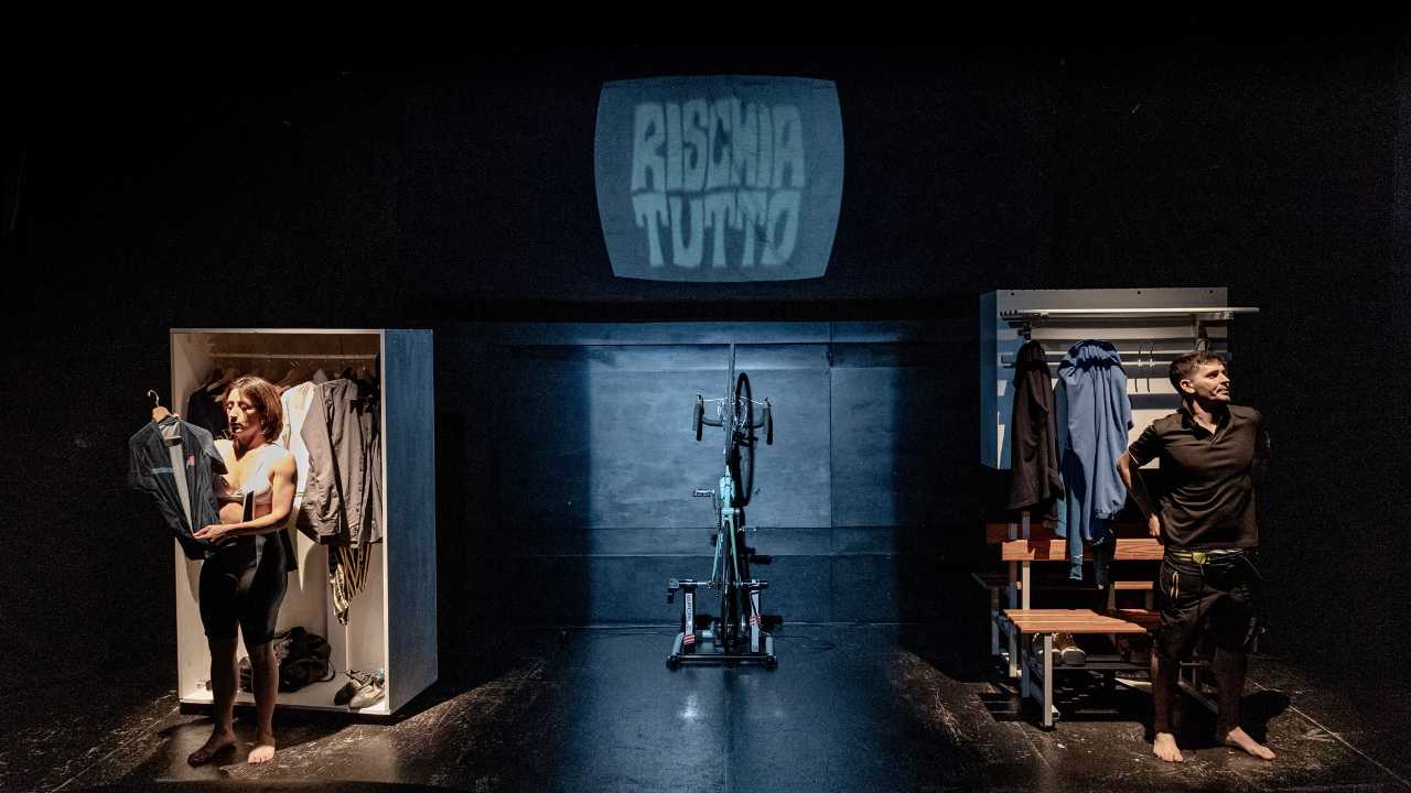 Lo Sciame - Storia di un fallimento - Risacca Teatro